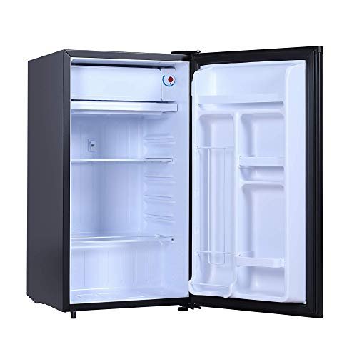 Maximize Space with RCA RFR321 Mini Fridge: A Review - Image 8