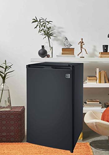 Maximize Space with RCA RFR321 Mini Fridge: A Review - Image 5