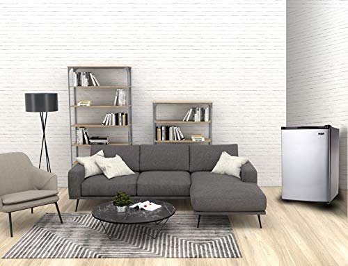 RCA RFR322 Mini Refrigerator: Perfect Compact Fridge Review - Image 3